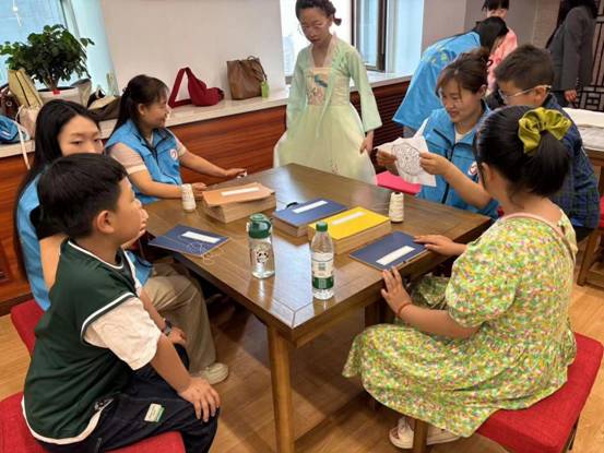 兰州市图书馆举办“我是小小古籍修复师” 体验活动